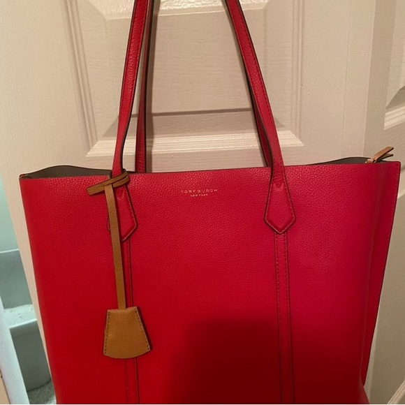 TORY BURCH PERRY TRIPLE COMPARTMENT
TOTE BAG - Picture 6 of 9